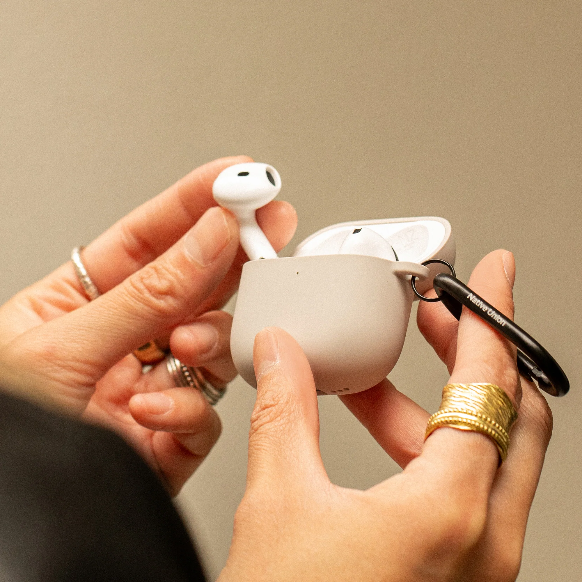 Active Case for AirPods 4 - Image 8