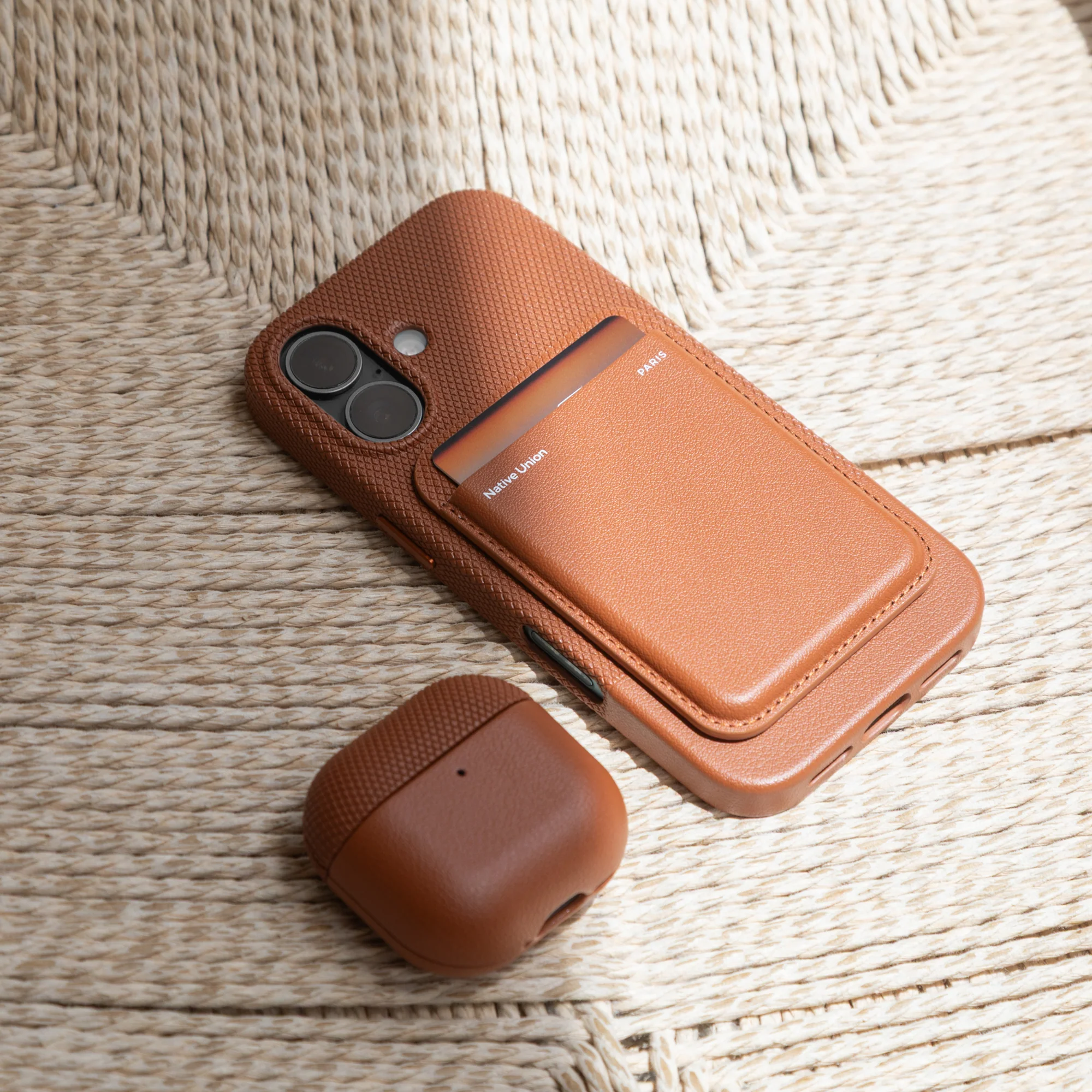 (Re)Classic Case for AirPods 4 - Image 6