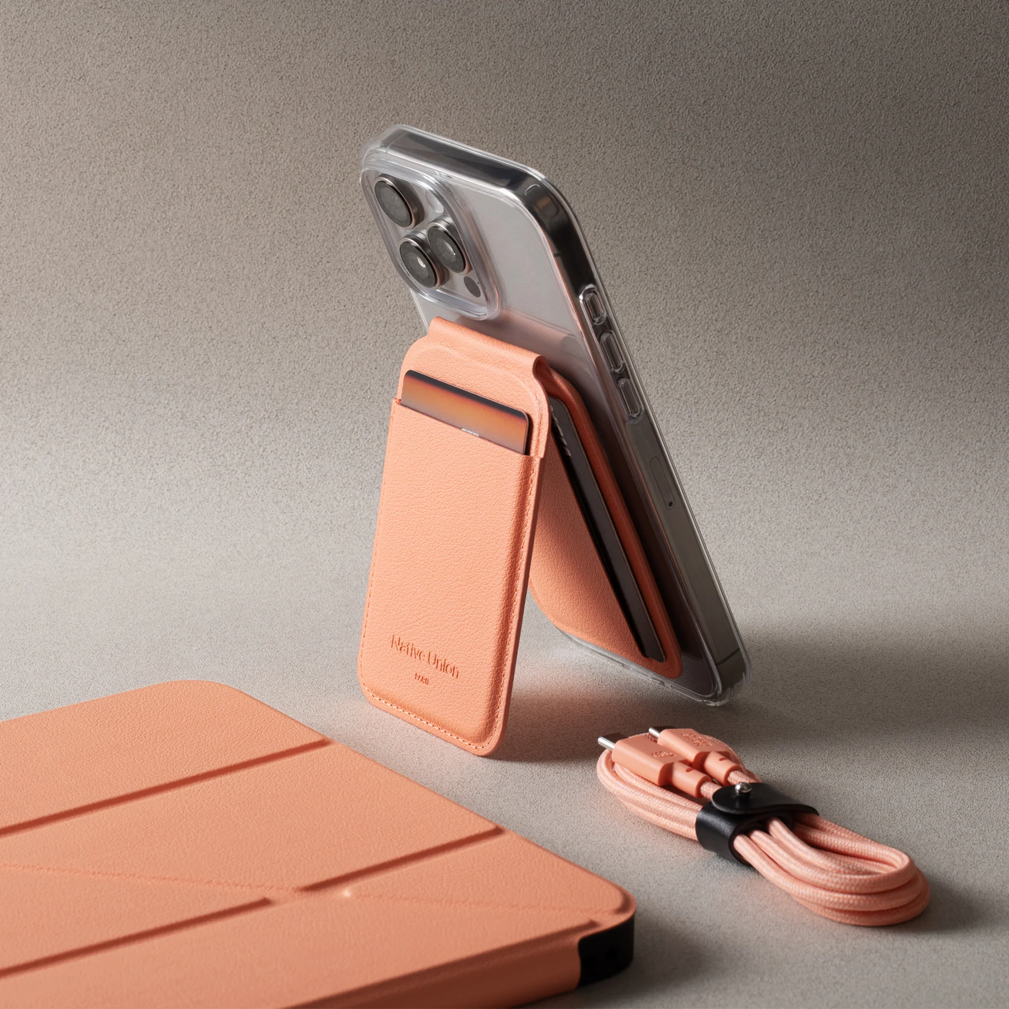 Active Wallet Stand | Magnetic - Image 19