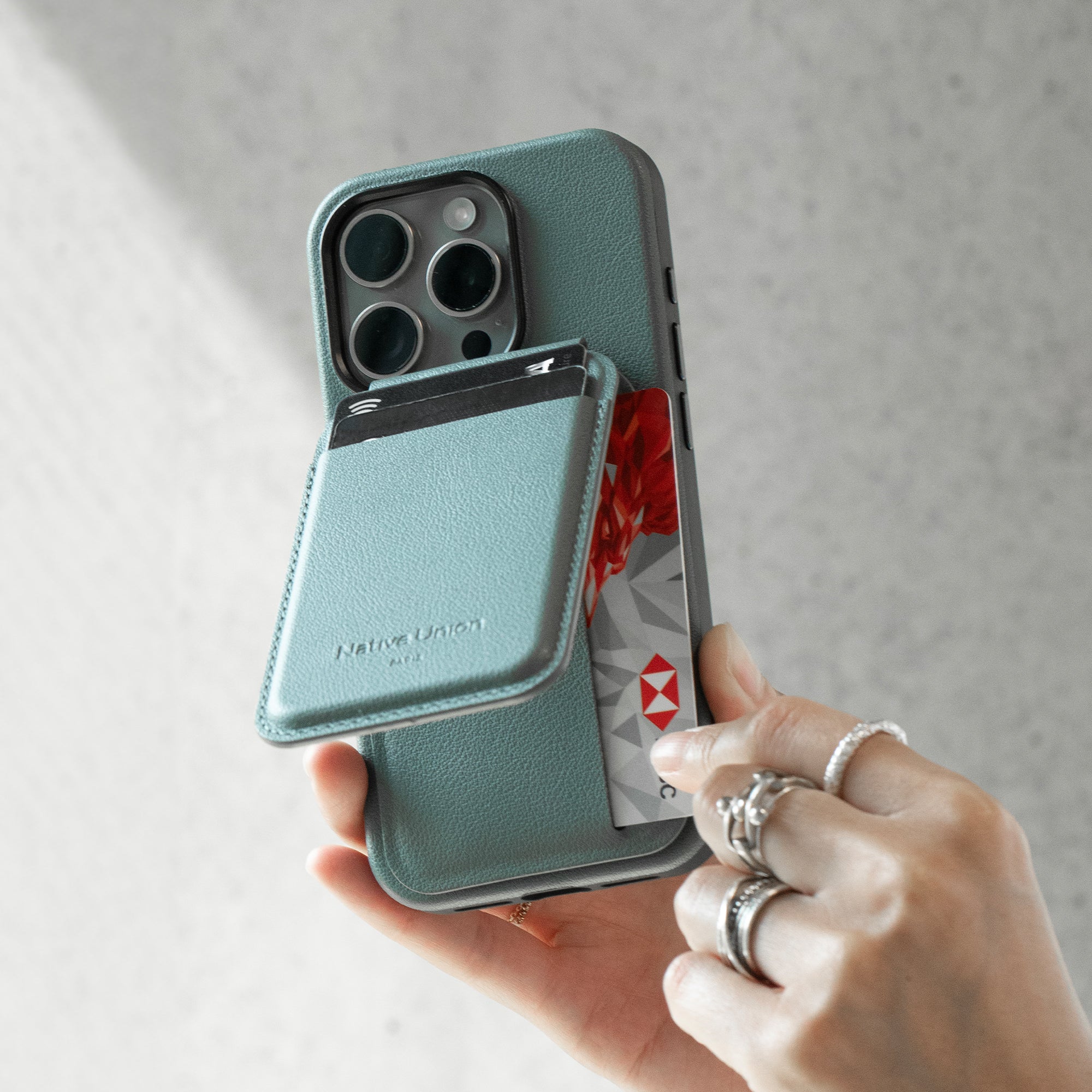 Active Wallet Stand | Magnetic - Image 29