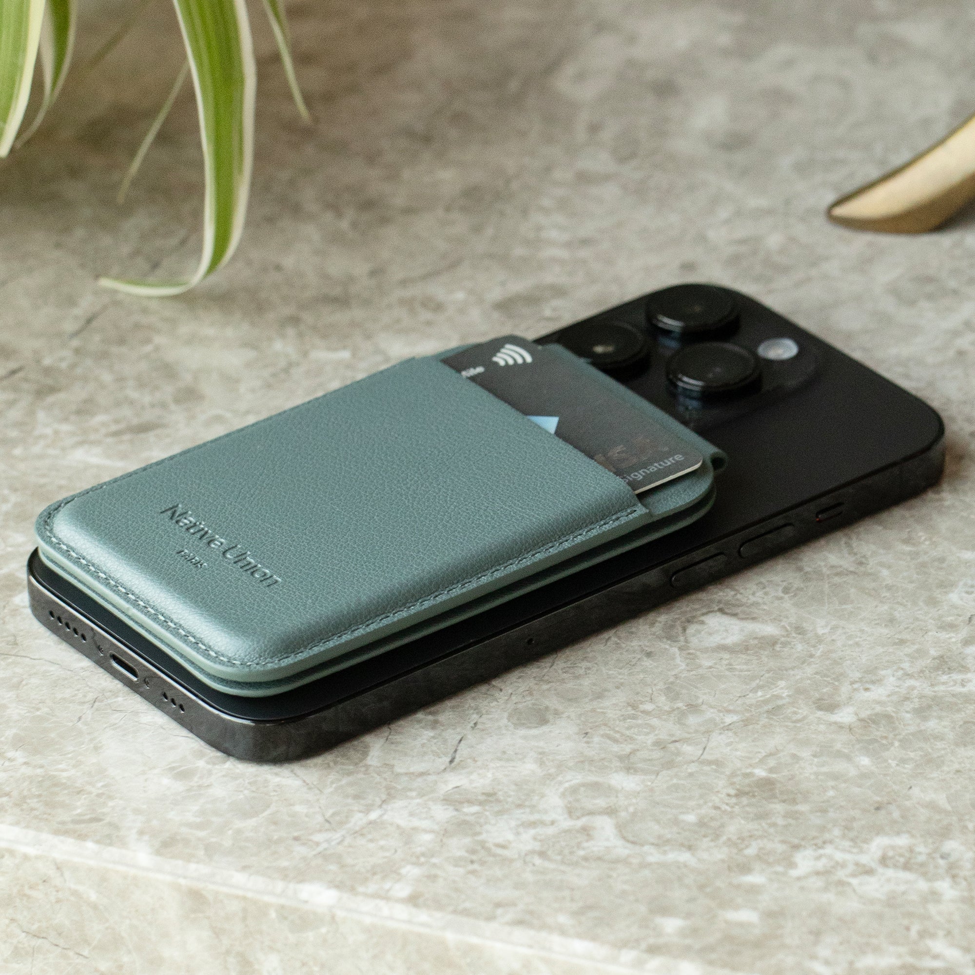 Active Wallet Stand | Magnetic - Image 32