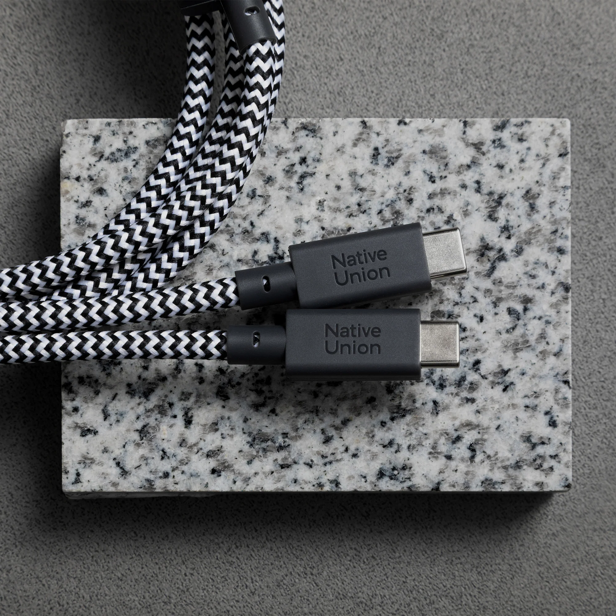Belt Cable 2-in-1 USB-C to USB-C & USB-C Cable (140W) - Image 11