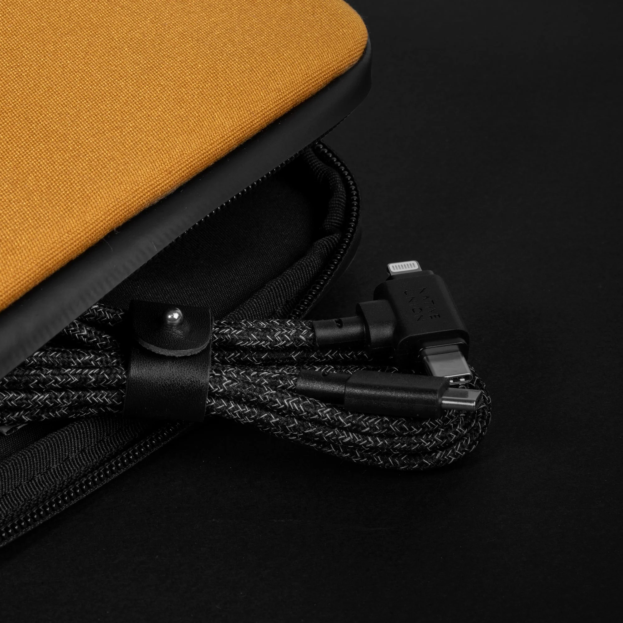 5-Pack Belt Cable Duo (USB-C to USB-C & Lightning) - Image 11