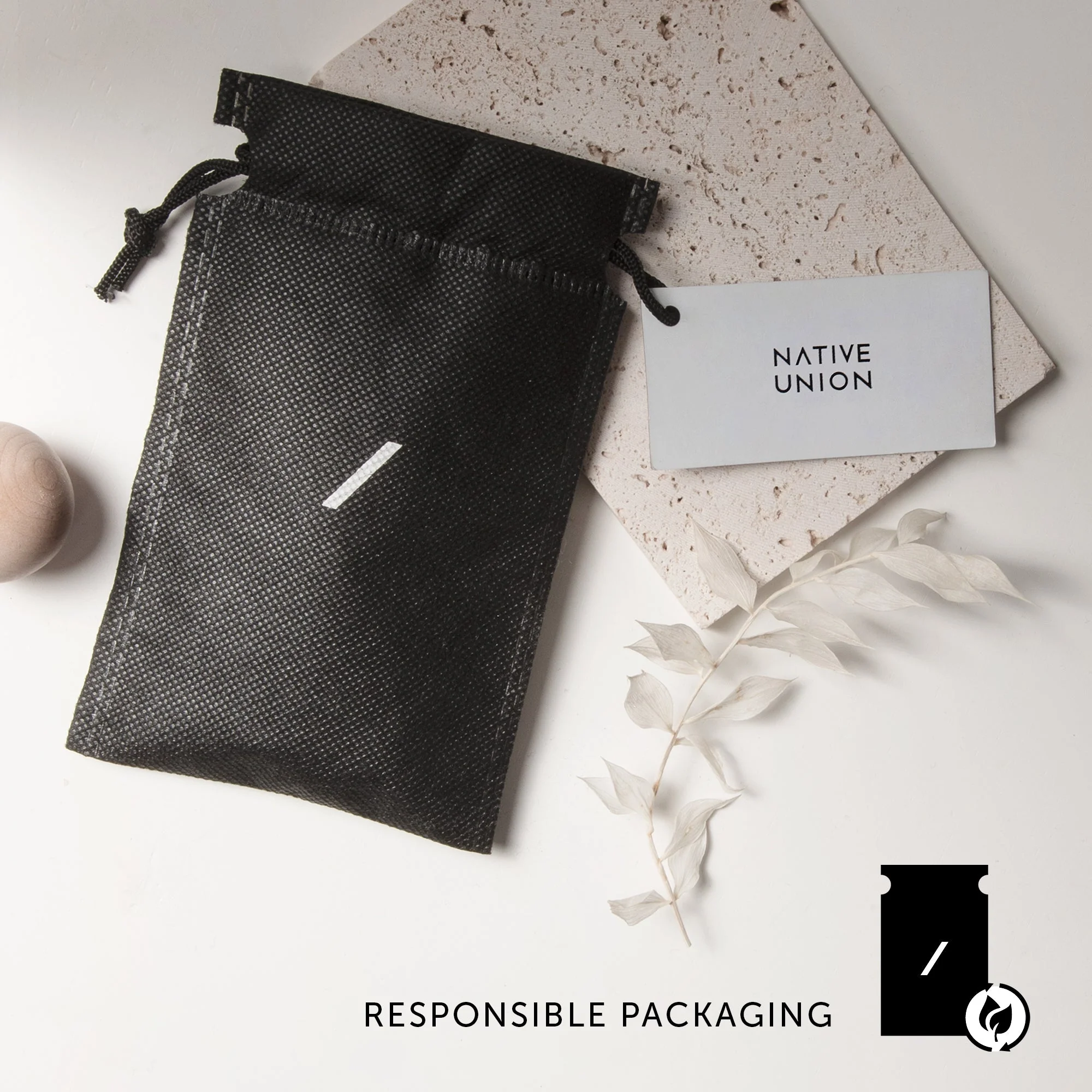 Drop Wireless Charger - Responsible Packaging - Image 3