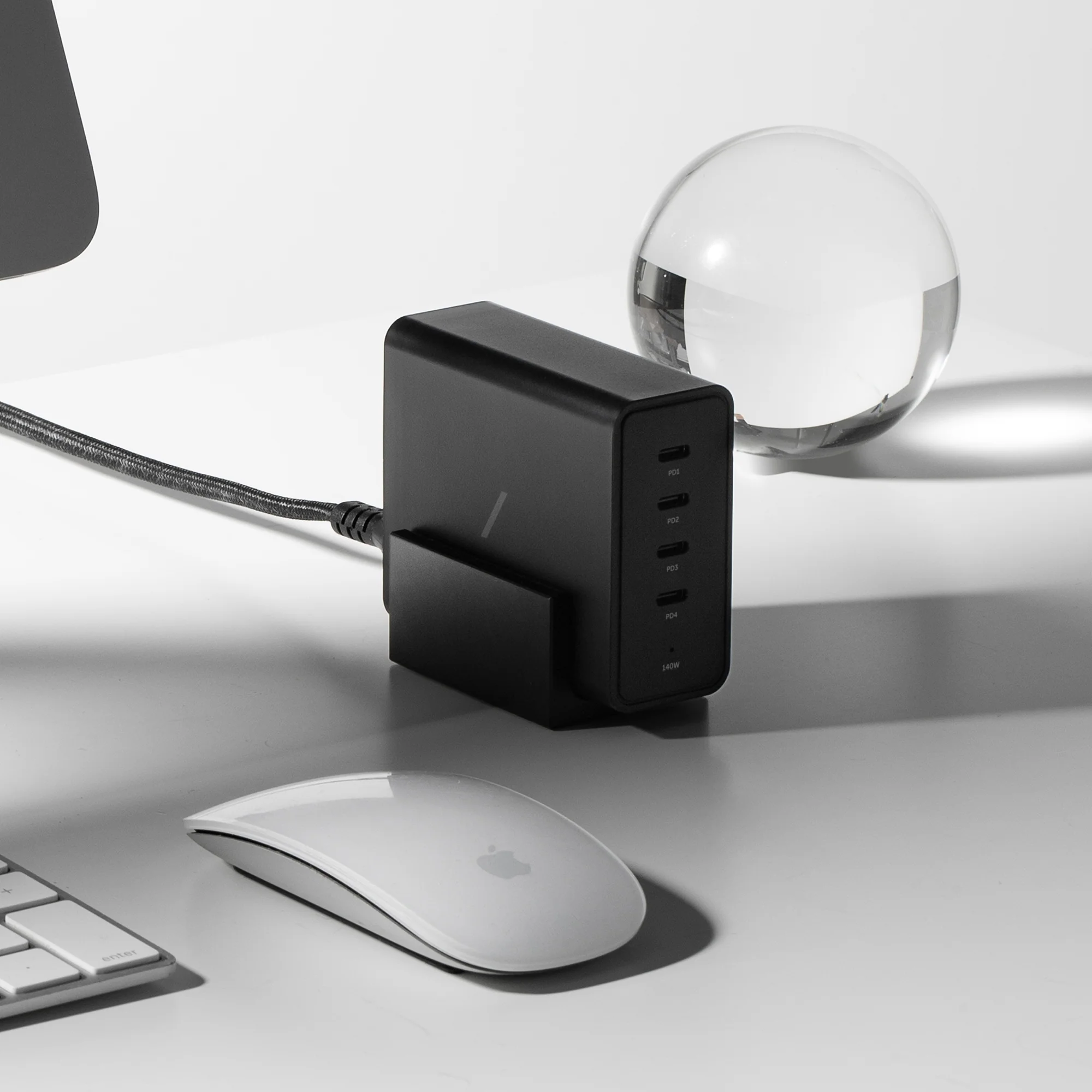 Fast Desktop Charger PD 140W - Image 10