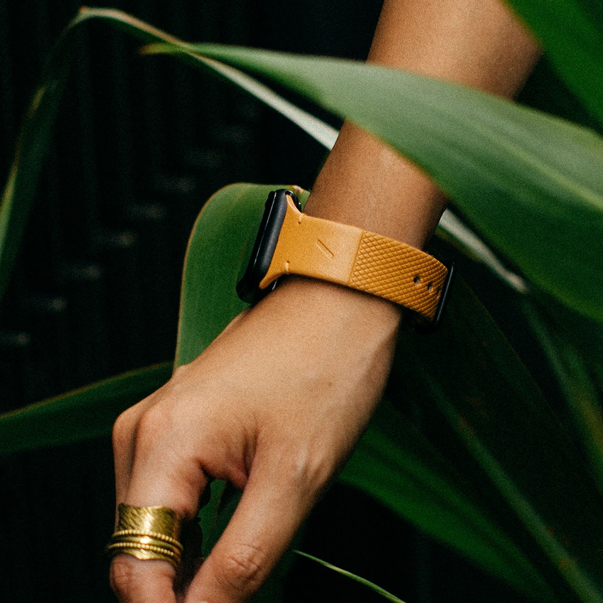 (Re)Classic Band for Apple Watch - Image 2