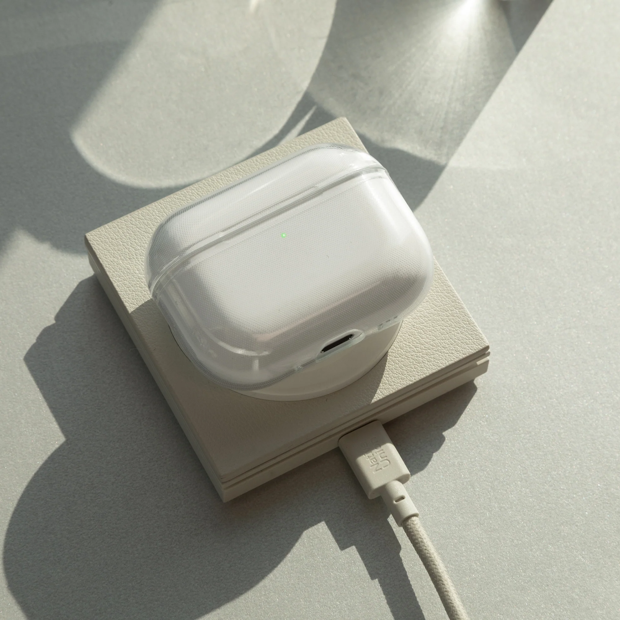 (Re)Clear Case for AirPods Pro 3 - Image 7