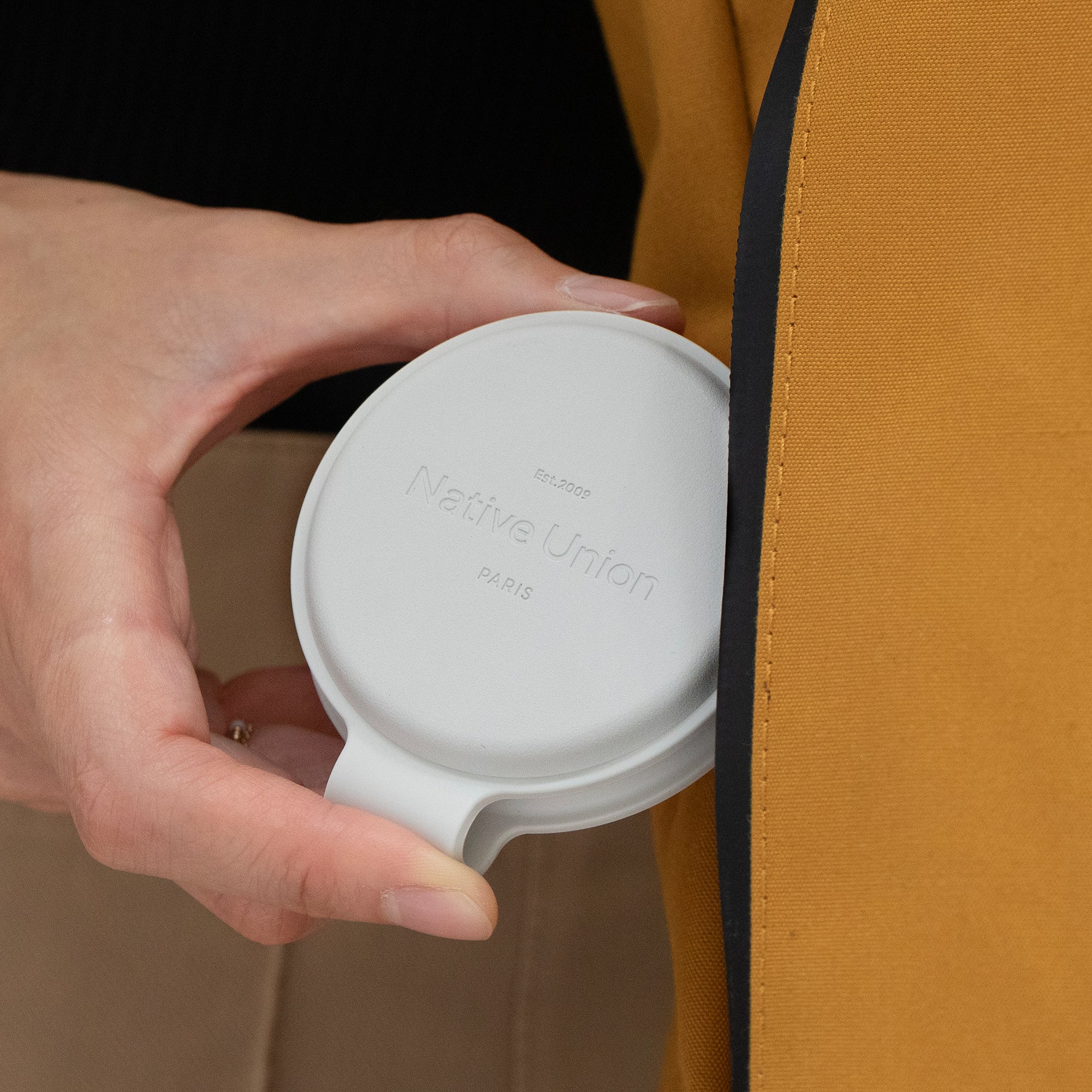 Voyage 2-in-1 Magnetic Wireless Charger - Image 9